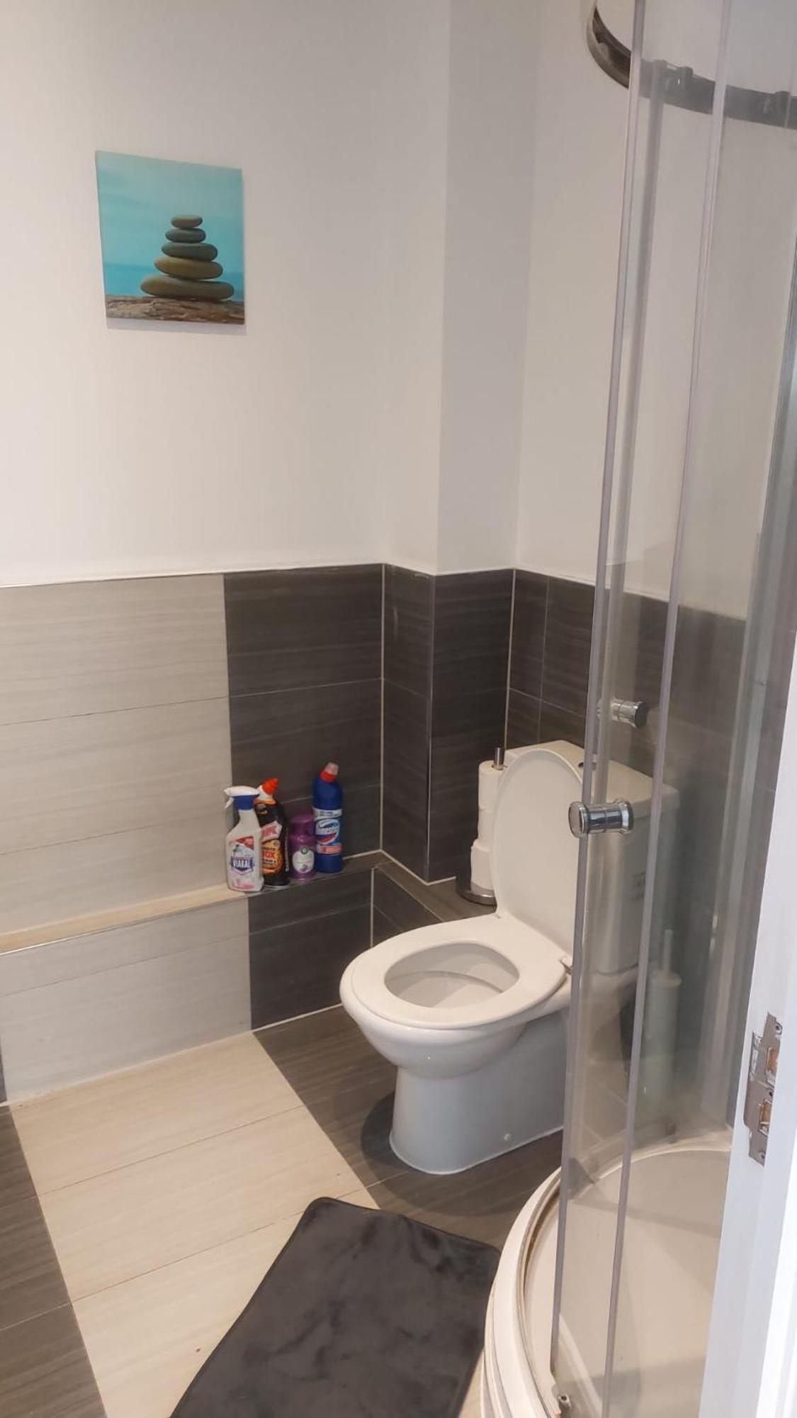 Spacious Studio Maidstone - Redecorated Oct 2023 Bagian luar foto
