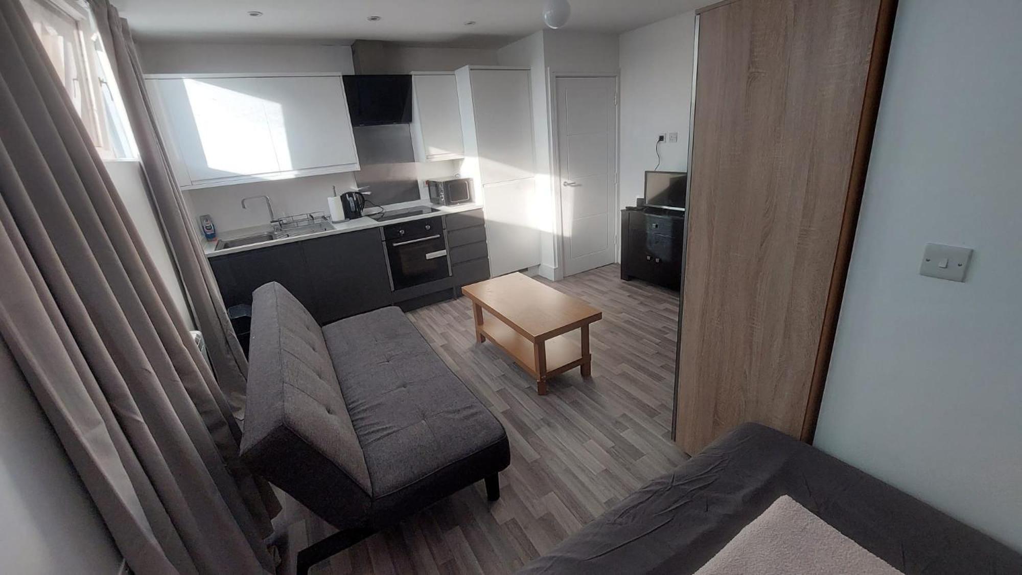 Spacious Studio Maidstone - Redecorated Oct 2023 Bagian luar foto