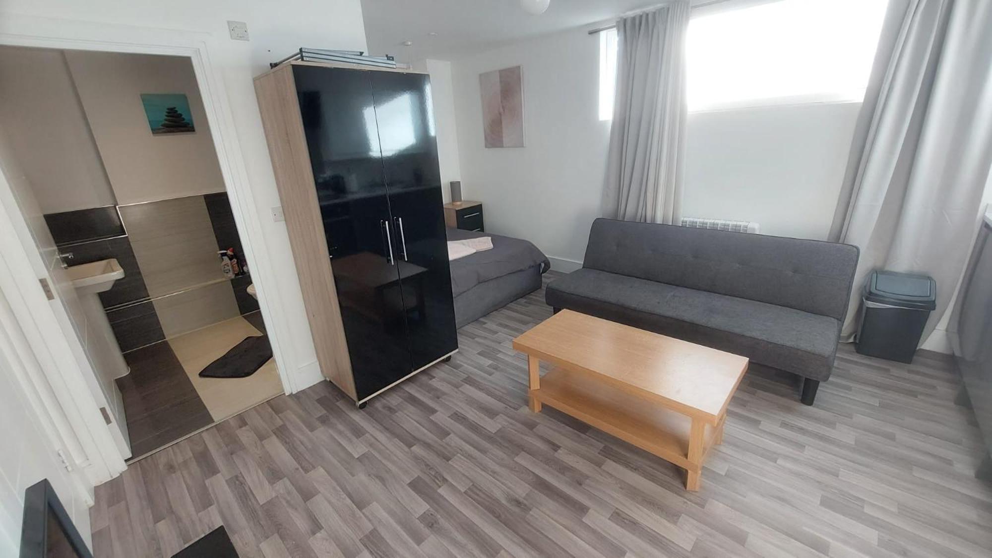 Spacious Studio Maidstone - Redecorated Oct 2023 Bagian luar foto